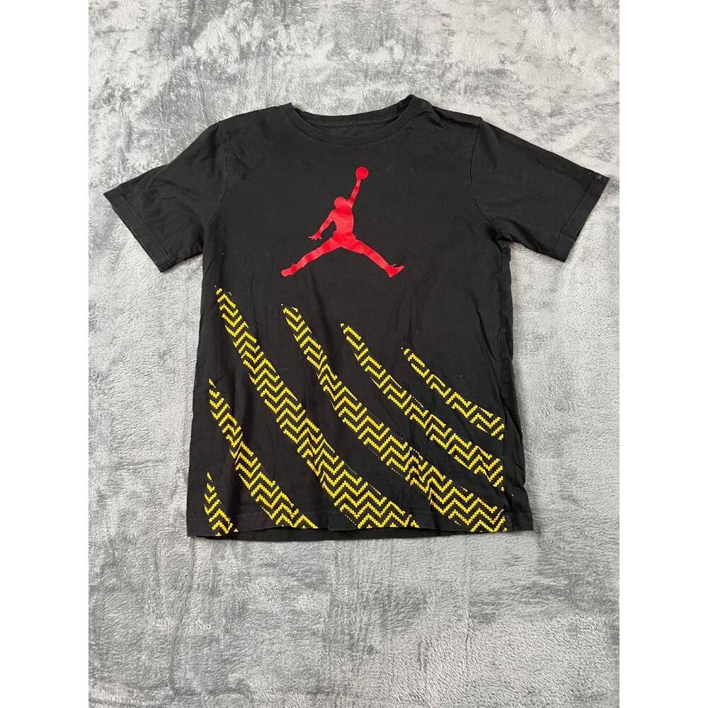 Boys, Michael Jordan, black T-shirt good condition XL